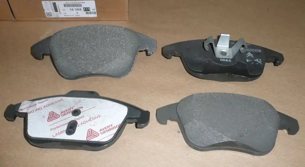 Köp online Bromsbelägg - Citroën C4/P207/208/307 fram, 03>