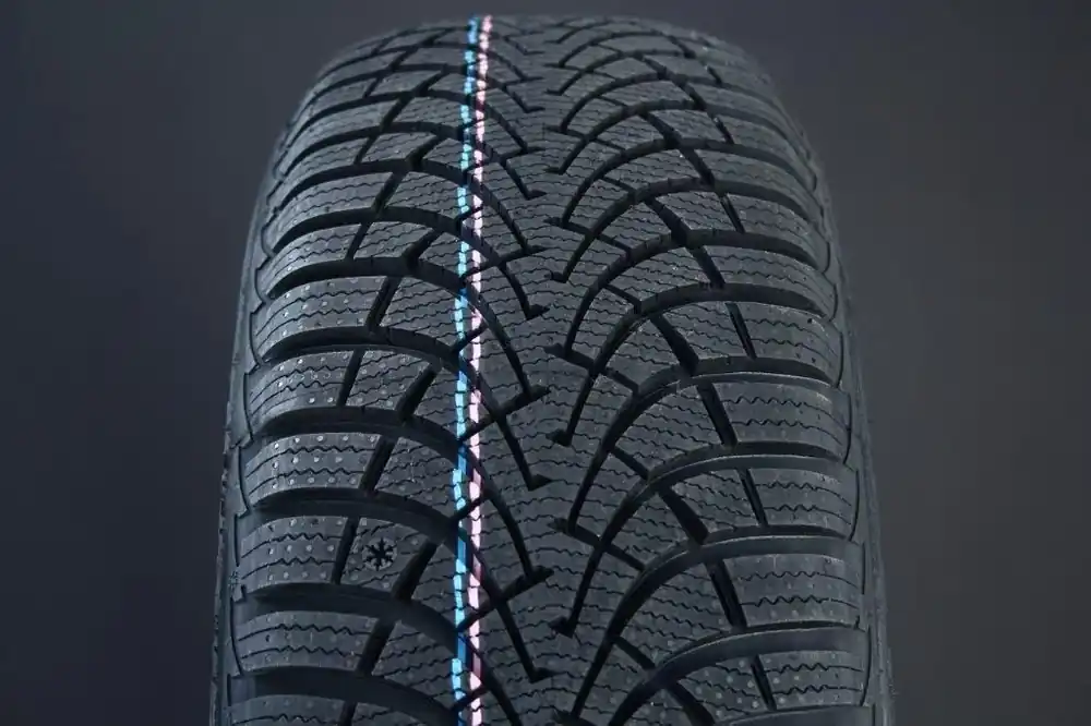 175/70R14 GOODYEAR ULTRAGRIP 9+ FRIKTION Rabatter