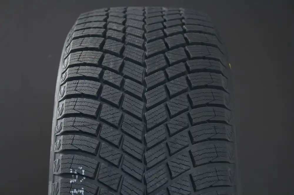 225/65R17 PIRELLI ICE FRICTION FRIKTION Begränsat erbjudande