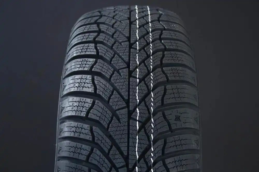 225/45R18 KUMHO WINTERCRAFT WP52+ EV Snabb frakt