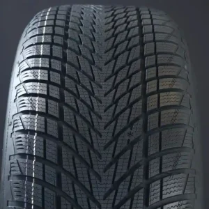 Sista chansen 235/45R18 GOODYEAR ULTRAGRIP PERFORMANCE 3 FRIKTION