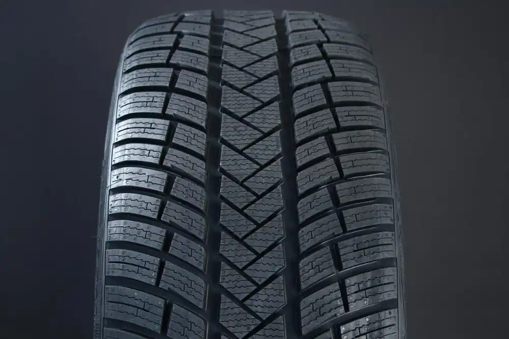 Rea 235/45R18 VREDESTEIN WINTRAC PRO+ FRIKTION