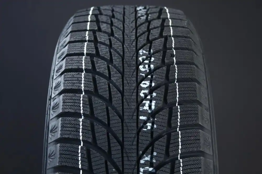 235/50R18 KUMHO WINTERCRAFT ICE WI51 FRIKTION Premium