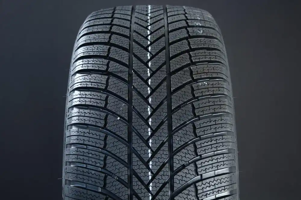 Handla nu 235/55R18 BRIDGESTONE BLIZZAK LM005 FRIKTION