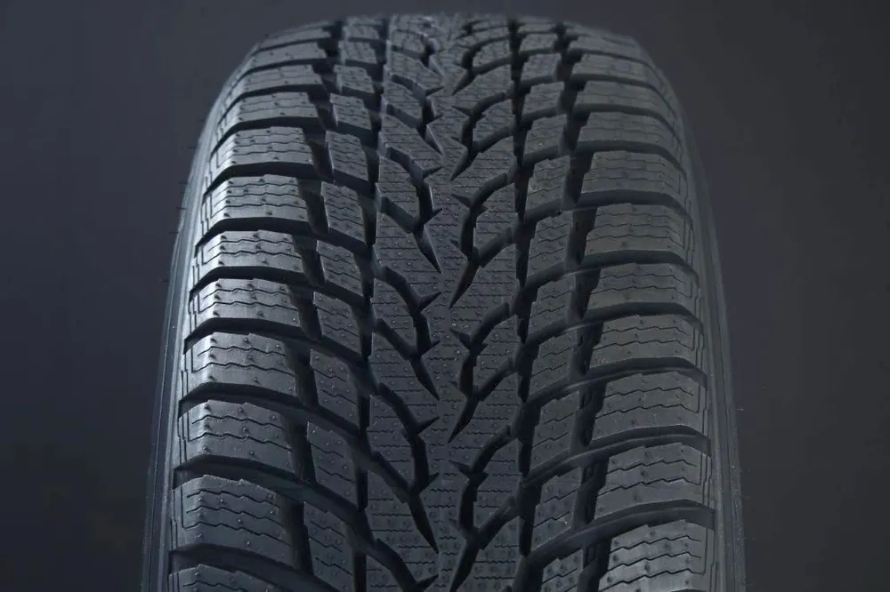 235/40R19 NOKIAN WR SNOWPROOF 1 FRIKTION Köp online