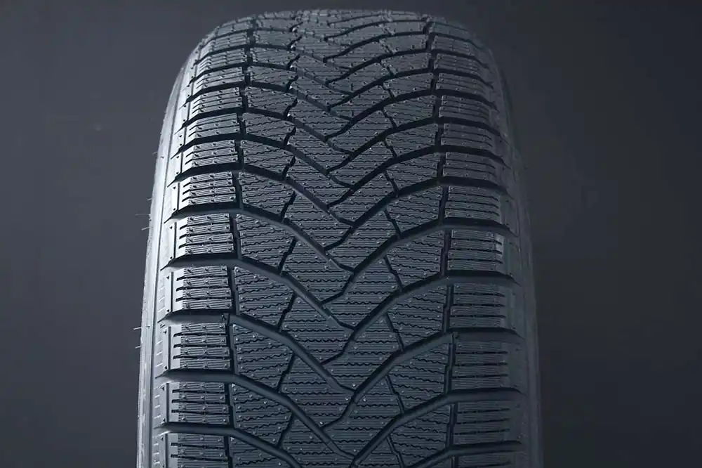 235/50R19 HANKOOK IW41A ION NORDIC SUV FRIKTION Expressleverans